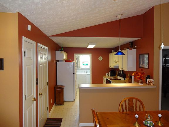 3rd image of 1645 Banyan Way