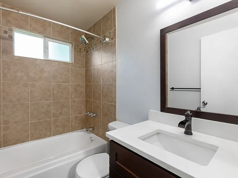 6118 Kenwood Dr — Photo 20