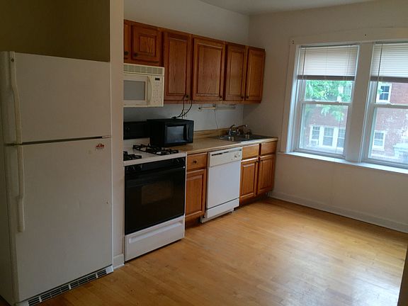 5th image of 3700 W Cornelia Ave APT 2