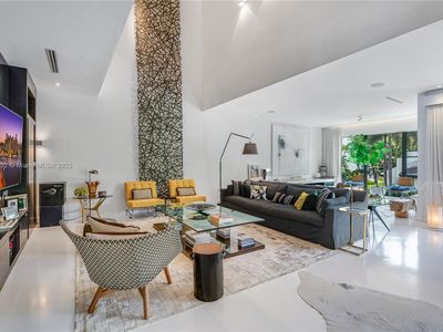 2000 S Bayshore Dr APT 47, Miami, FL, 33133