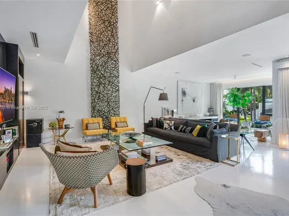 2000 S Bayshore Dr APT 47, Miami, FL 33133