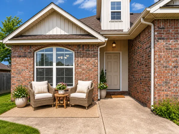 3100 Featherston Rd, Bentonville, AR 72713