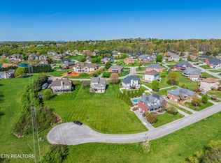 413 Liddington Ln, Morristown, TN 37814