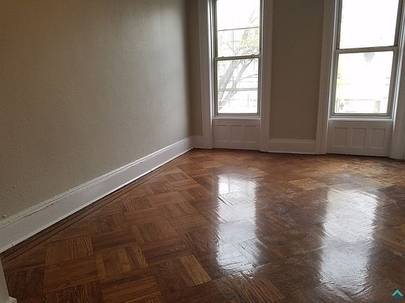 5th image of 1494 Jefferson Ave #2
