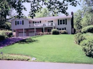 7 Dancing Bear Rd, Norwalk, CT 06853