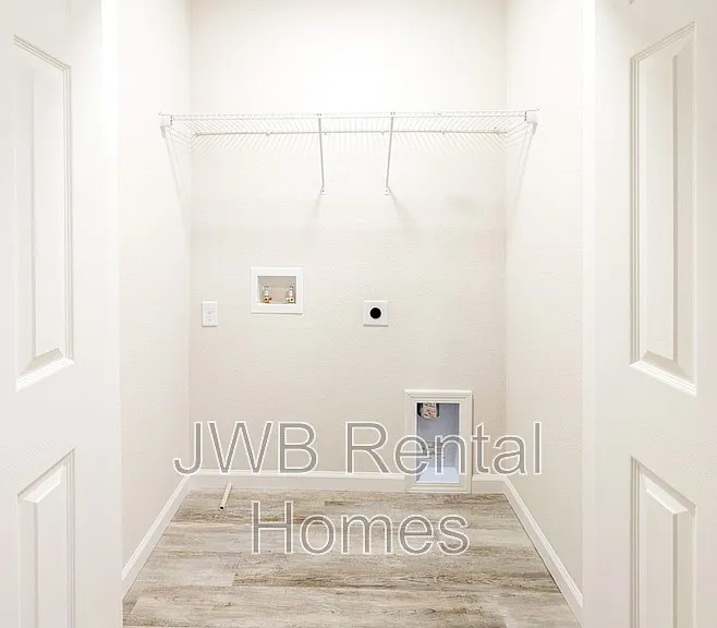 1128 Comanche St — Photo 17