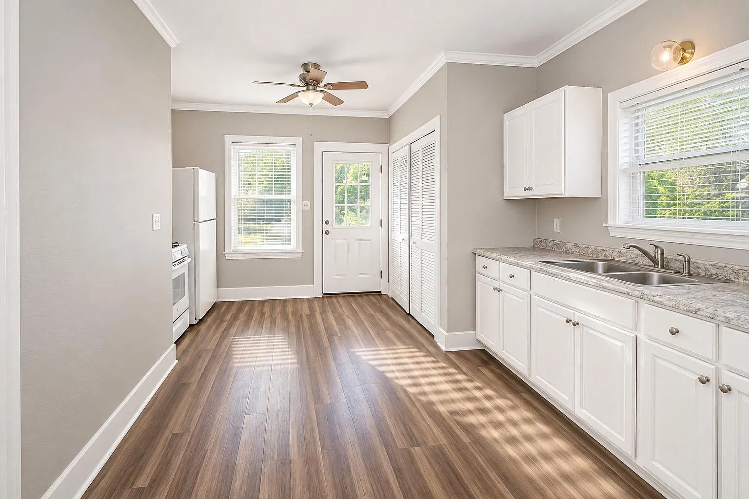 2 bed, 1.5 bath, 1120 sqft, $1,450 — Photo 3