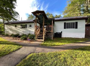 36 N Riverdale Rd, Weare, NH 03281