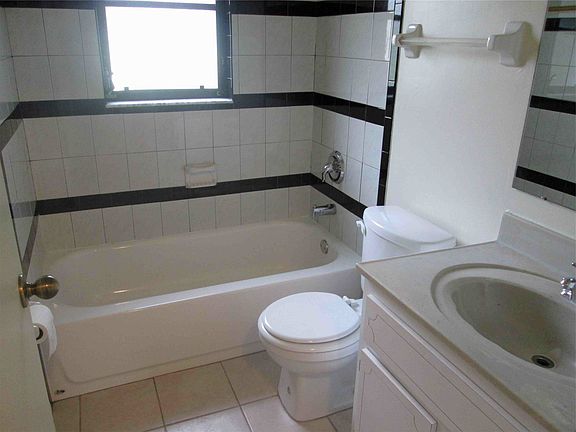 5th image of 3317 SW 7th Pl