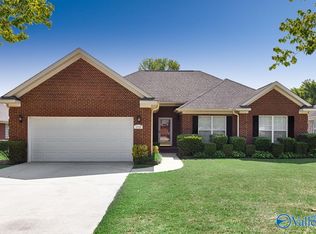 1912 Red Sunset Dr, Decatur, AL 35603