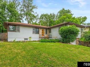 1910 Freeman Dr, Bellevue, NE 68005