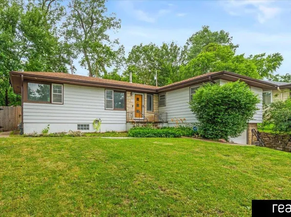 1910 Freeman Dr, Bellevue, NE 68005