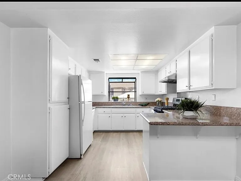 321 N Lincoln Ave #B — Photo 5