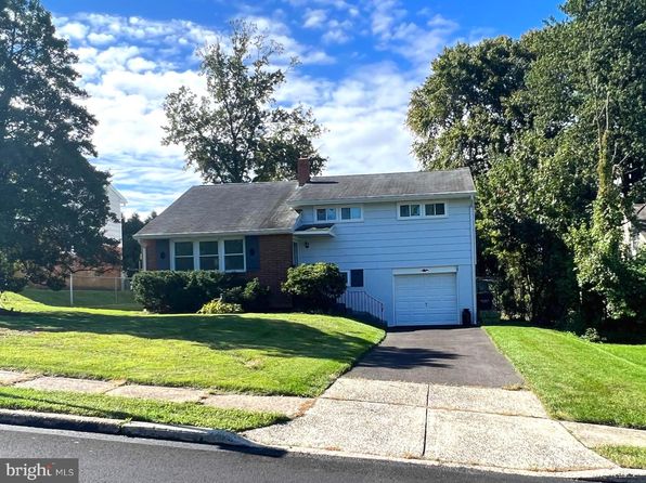 10 Forest Ave