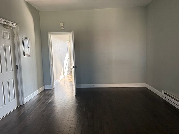 5th image of 146 36th St APT 3
