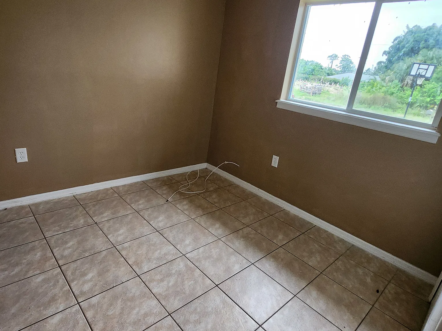 3 bed, 1290 sqft, $1,300 — Photo 4