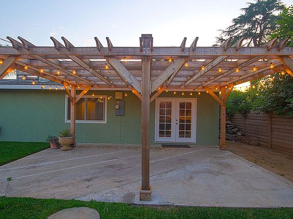 backyard patio with pergola
