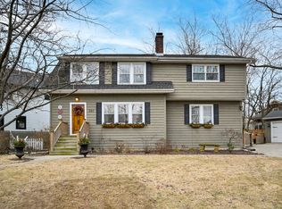 397 Lorraine St, Glen Ellyn, IL 60137