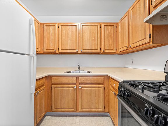 4th image of 27 W 127th St APT 3