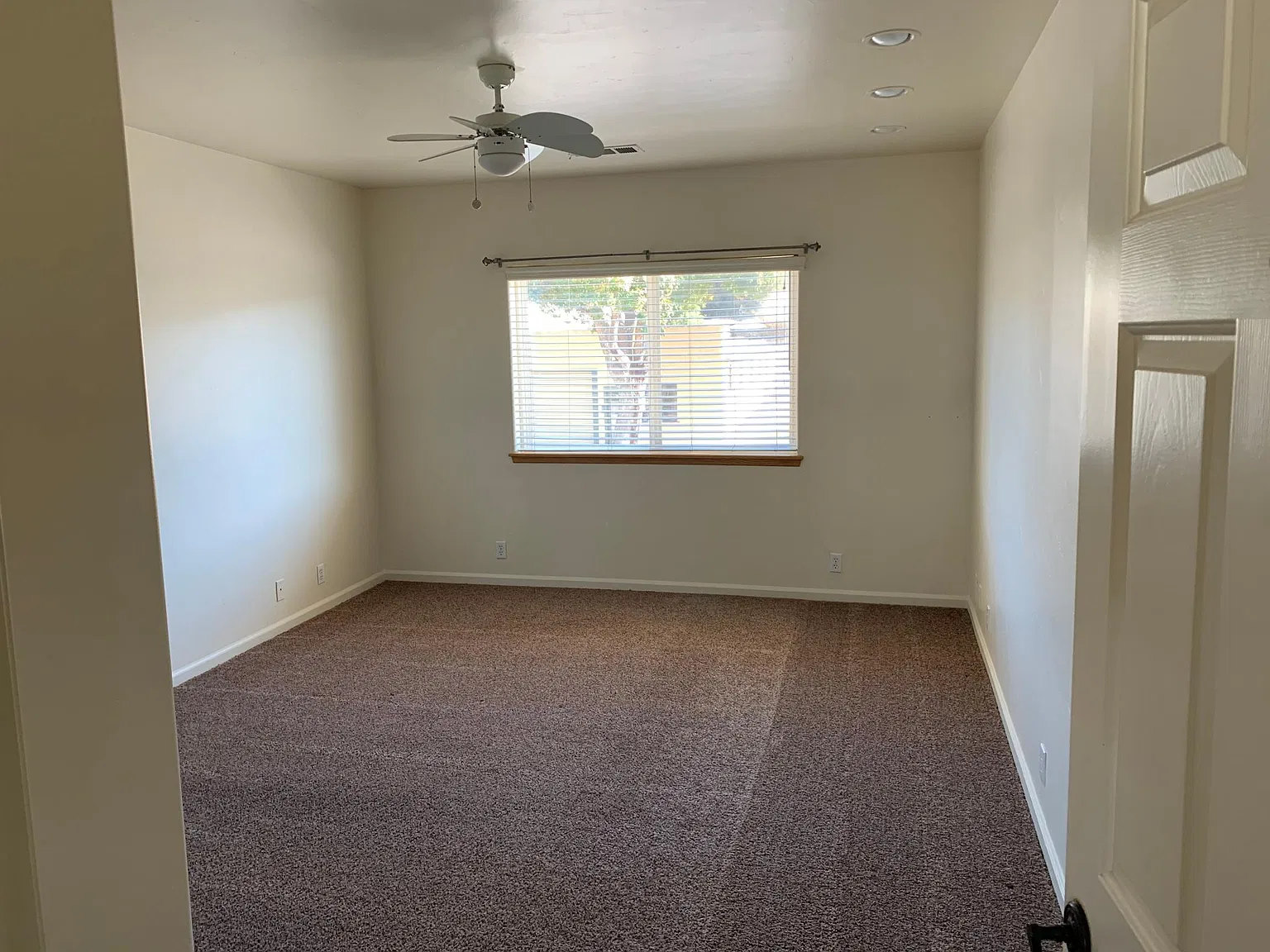 3 bed, 1600 sqft, $3,400 — Photo 4