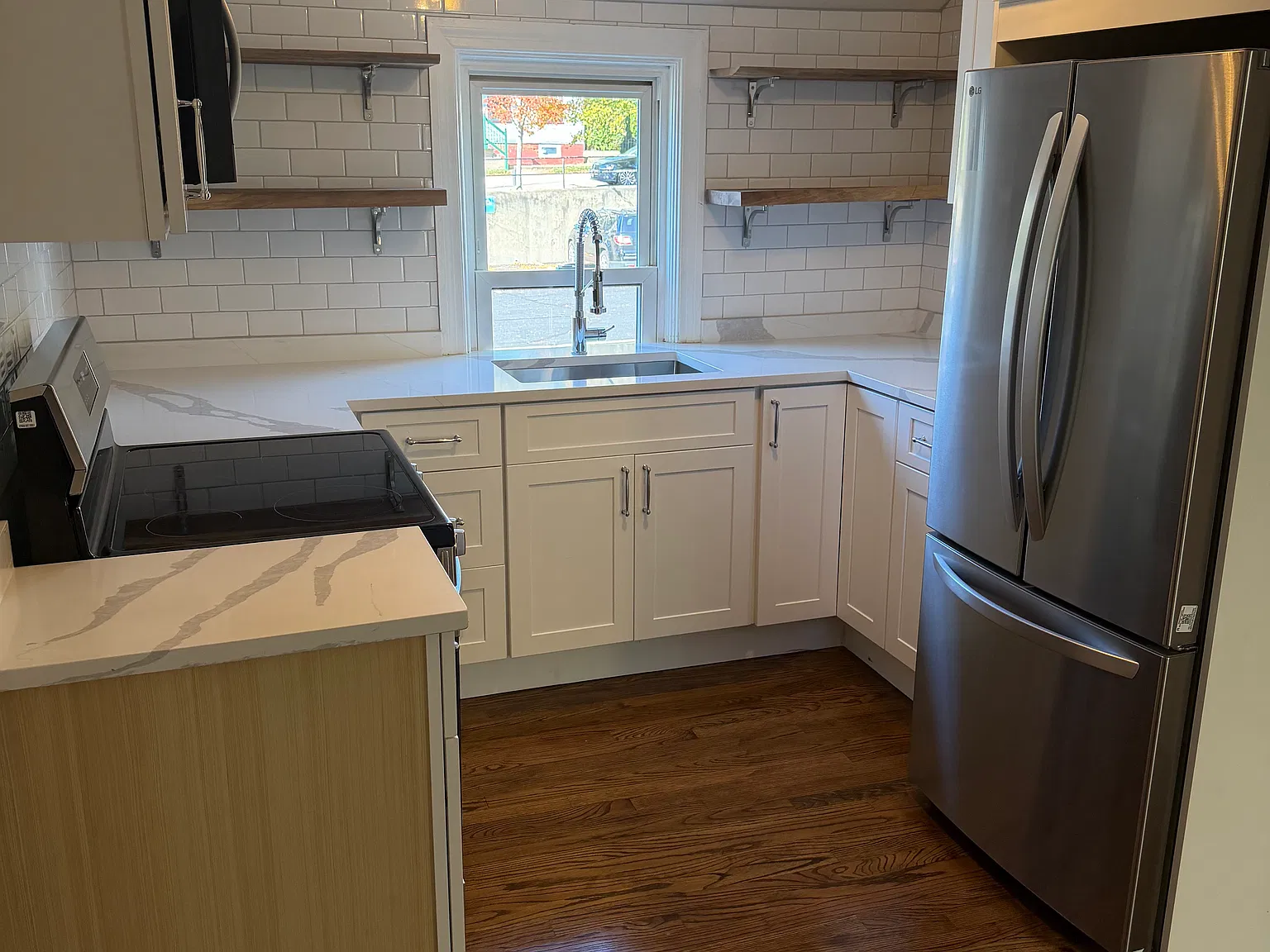 2 bed, 1200 sqft, $2,700 — Photo 1