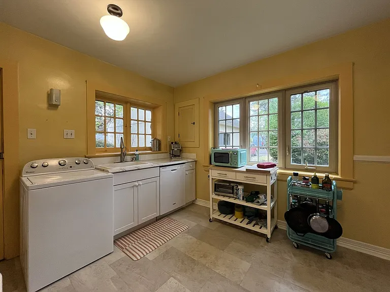 2430 SE Park Ave — Photo 12