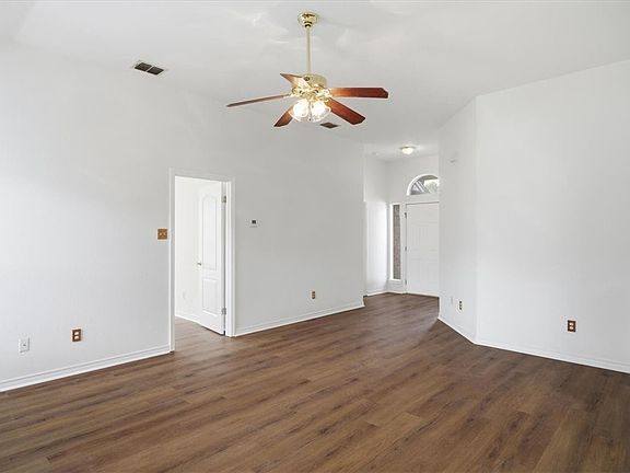 5th image of 4770 Willowick Dr
