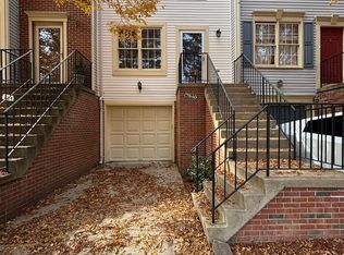 7840 Gum Springs Village Dr, Alexandria, VA 22306