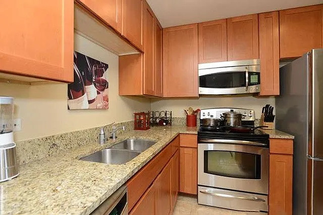 215 N Ctr #504 — Photo 20