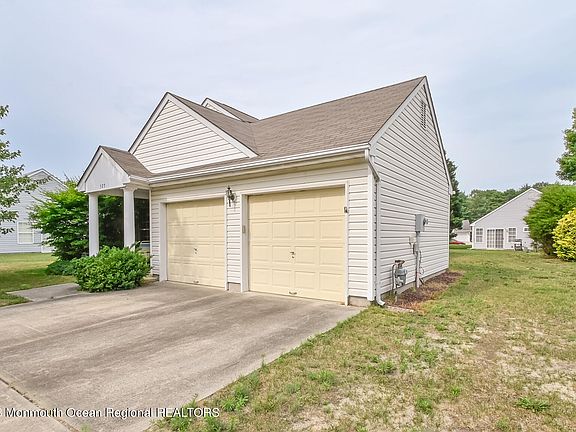 2nd image of 523 Waterford Drive