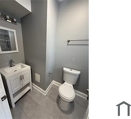 430 E 44th St #11 — Photo 4