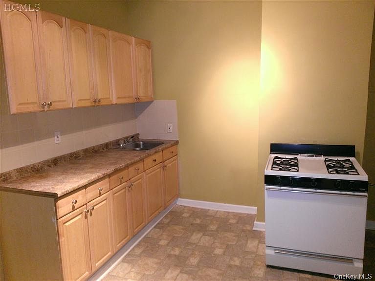 1st image of 139 Beech St APT 3L