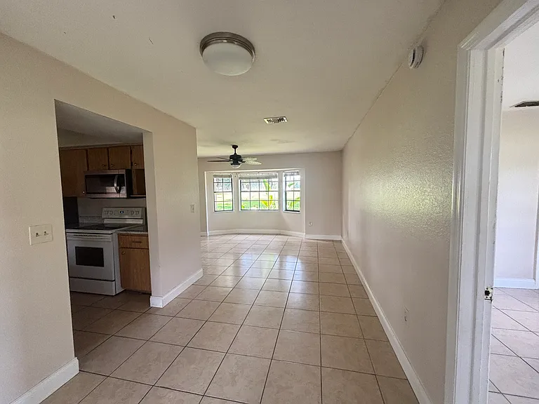 220 E 60th Hwy — Photo 9
