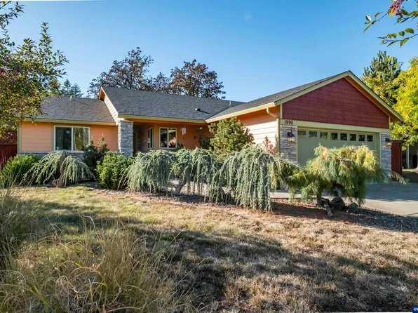 1990 37th Cir, Sweet Home, OR 97386