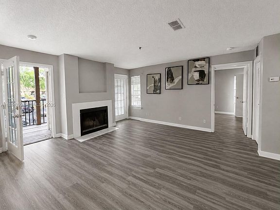 5th image of 224 Afton Sq Unit 224