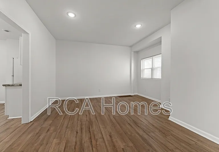 603 N Sherman Dr — Photo 3