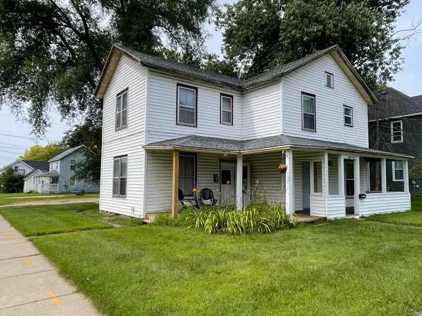 1221 7th St E, Menomonie, WI