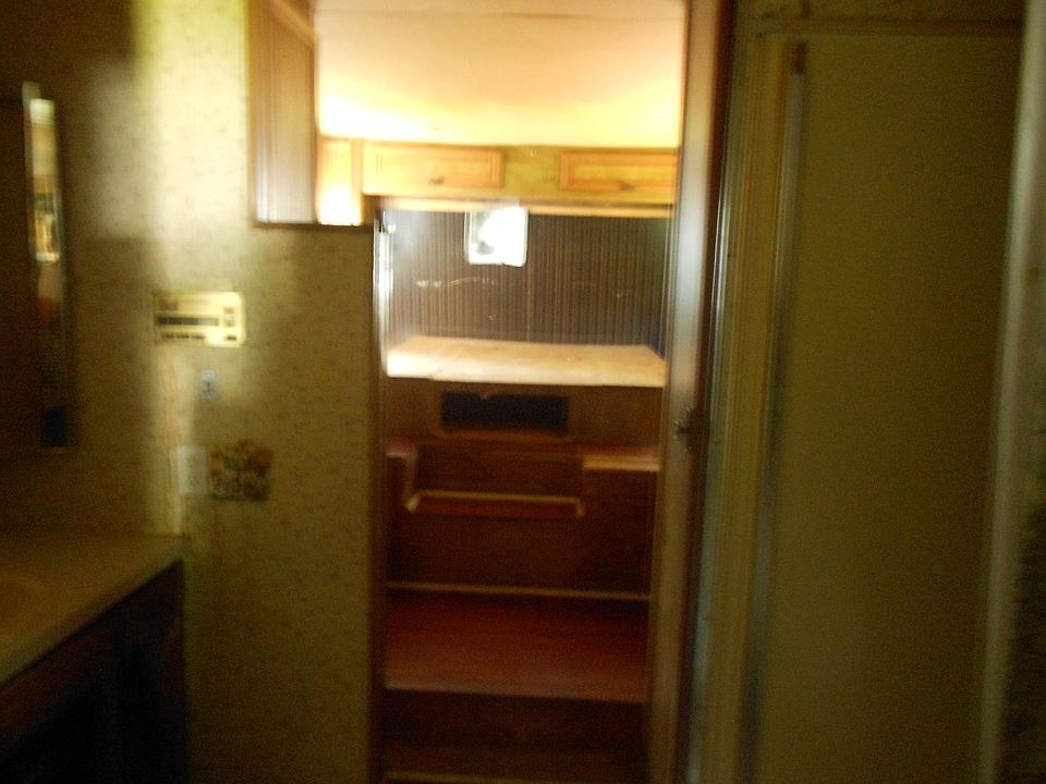 Bed/Bath Area
