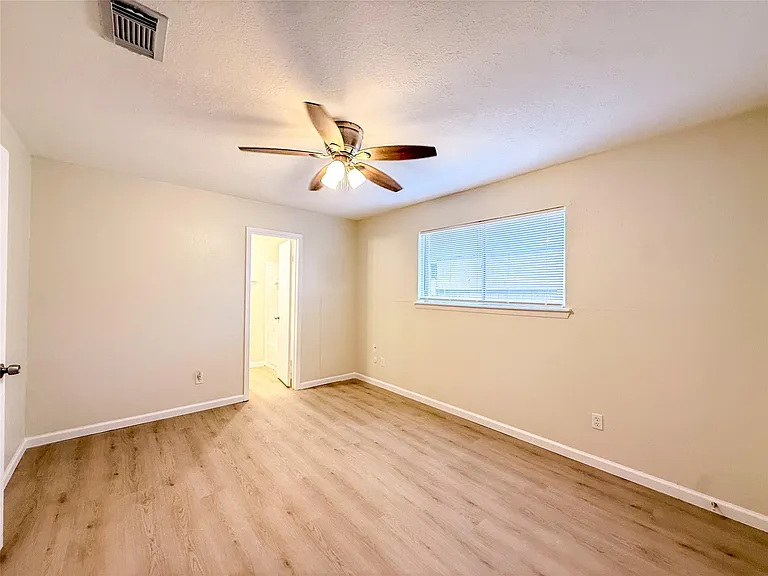4251 Rosegate Dr — Photo 7