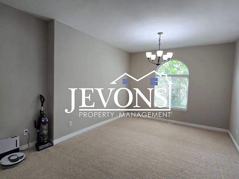 6601 Cherry Ridge Ct — Photo 9