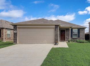 1325 Vernon Dr, Aubrey, TX 76227