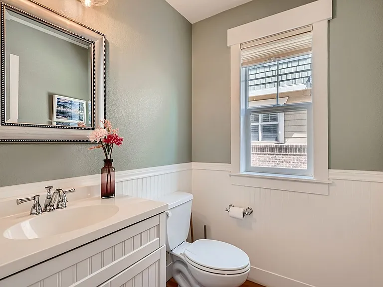1178 S Sherman St — Photo 46