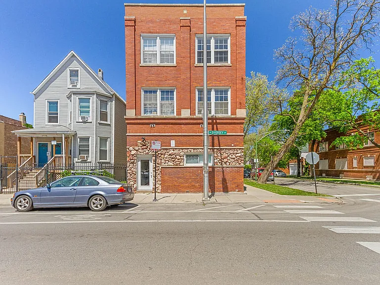 3734 W Diversey — Photo 3