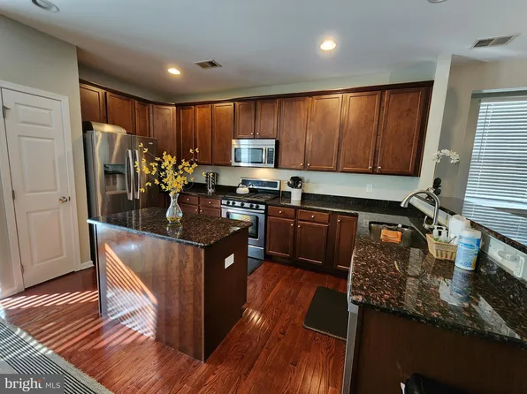 444 Aura Rd, Glassboro, NJ 08028