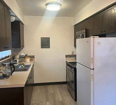 4th image of 4741 Cordova St APT 4