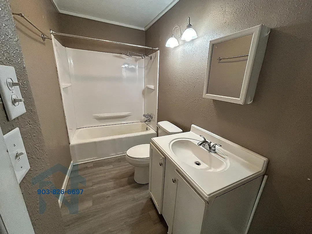 2 bed, 1200 sqft, $999 — Photo 3