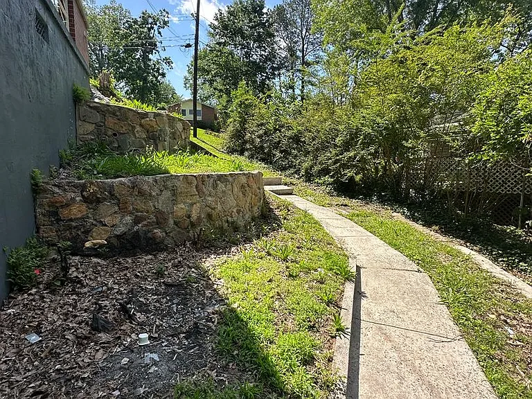 1604 McCall Dr — Photo 18