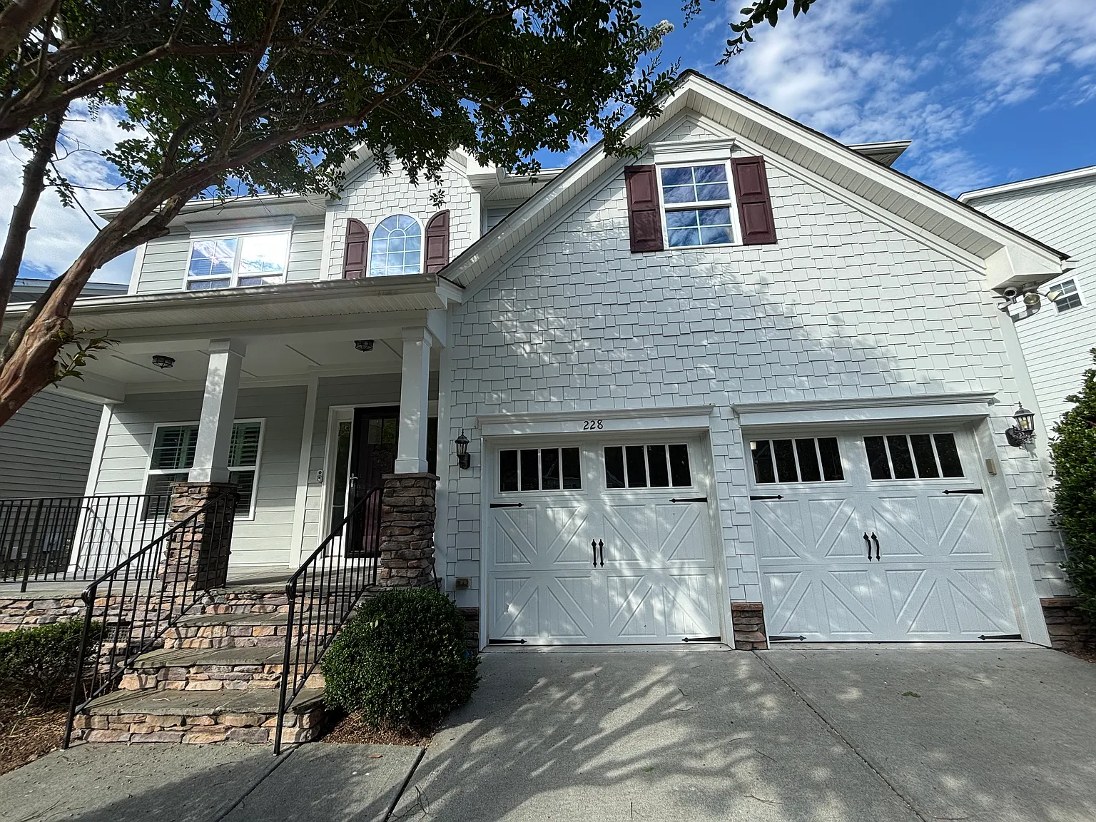 4 bed, 2440 sqft, $2,900 — Photo 1
