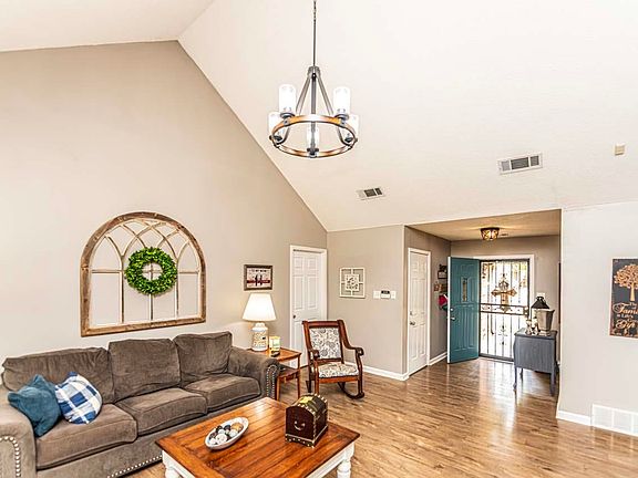 4th image of 7146 La Casa Dr