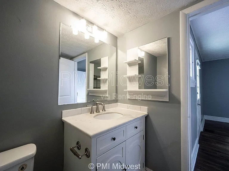 1604 E Kelly St — Photo 16